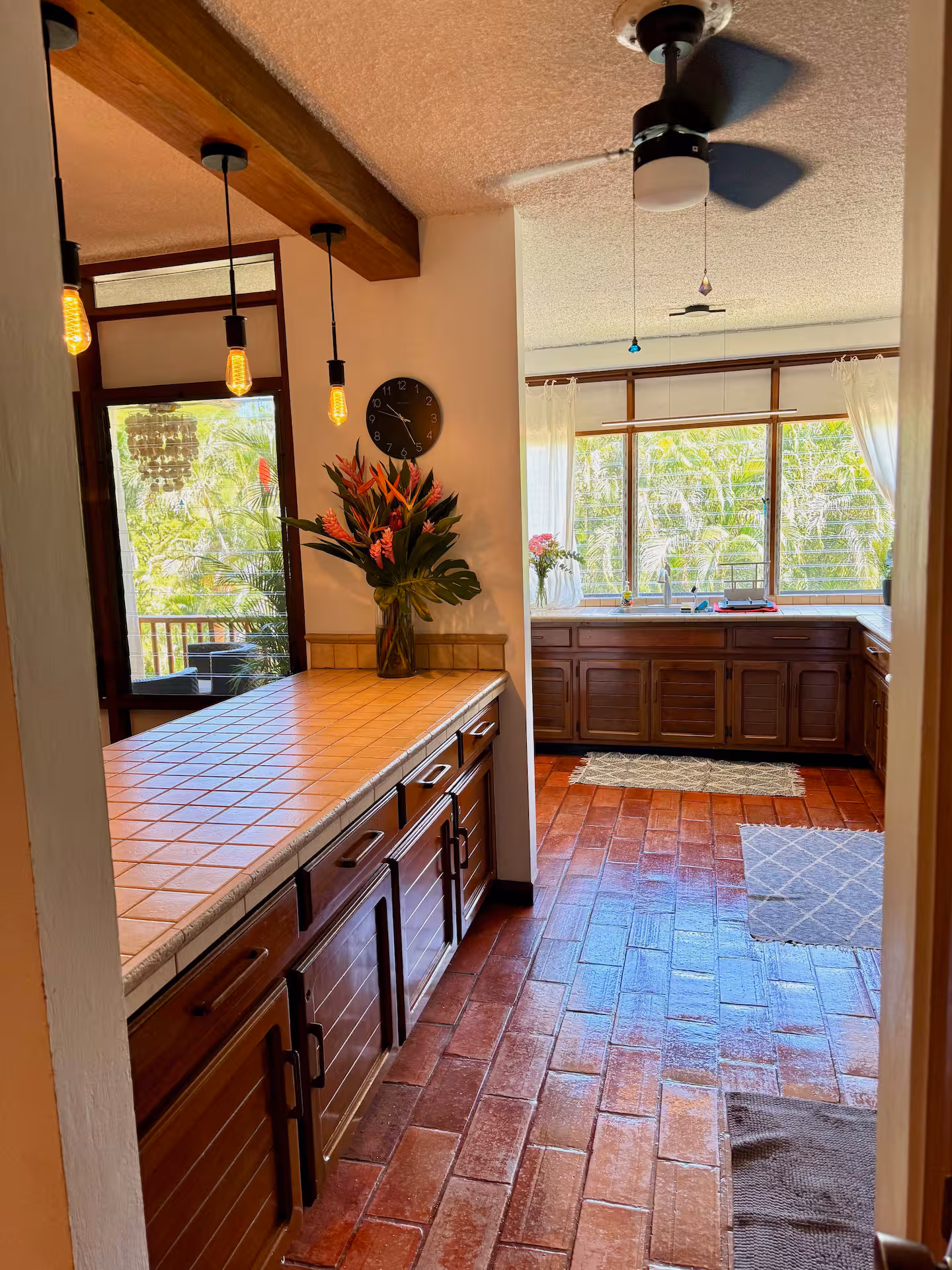 Fully equipped modern kitchen